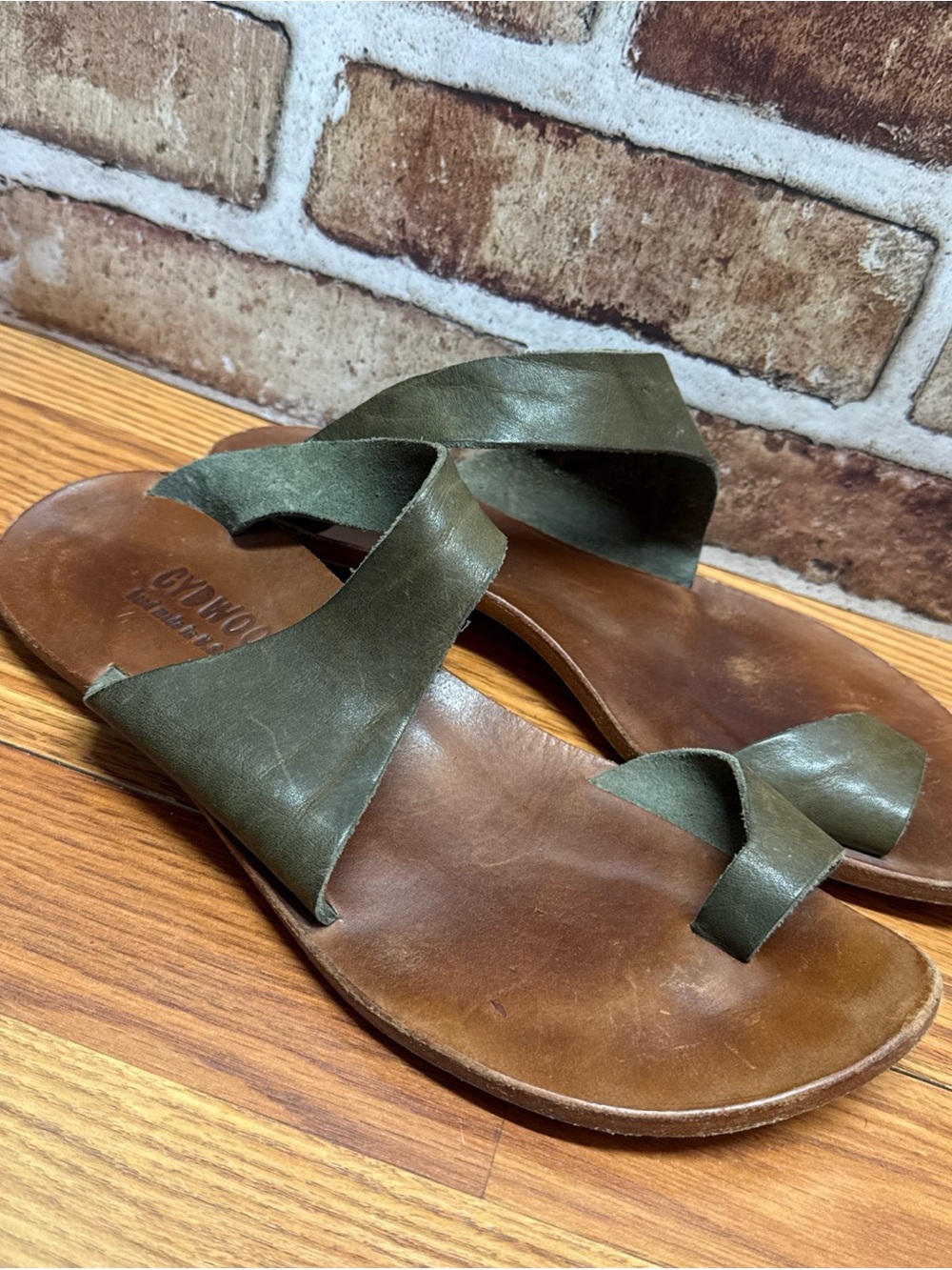CYDWOQ Women’s Hillary Brown Leather Toe Ring Thong Sandals Handmade Sz 39/9